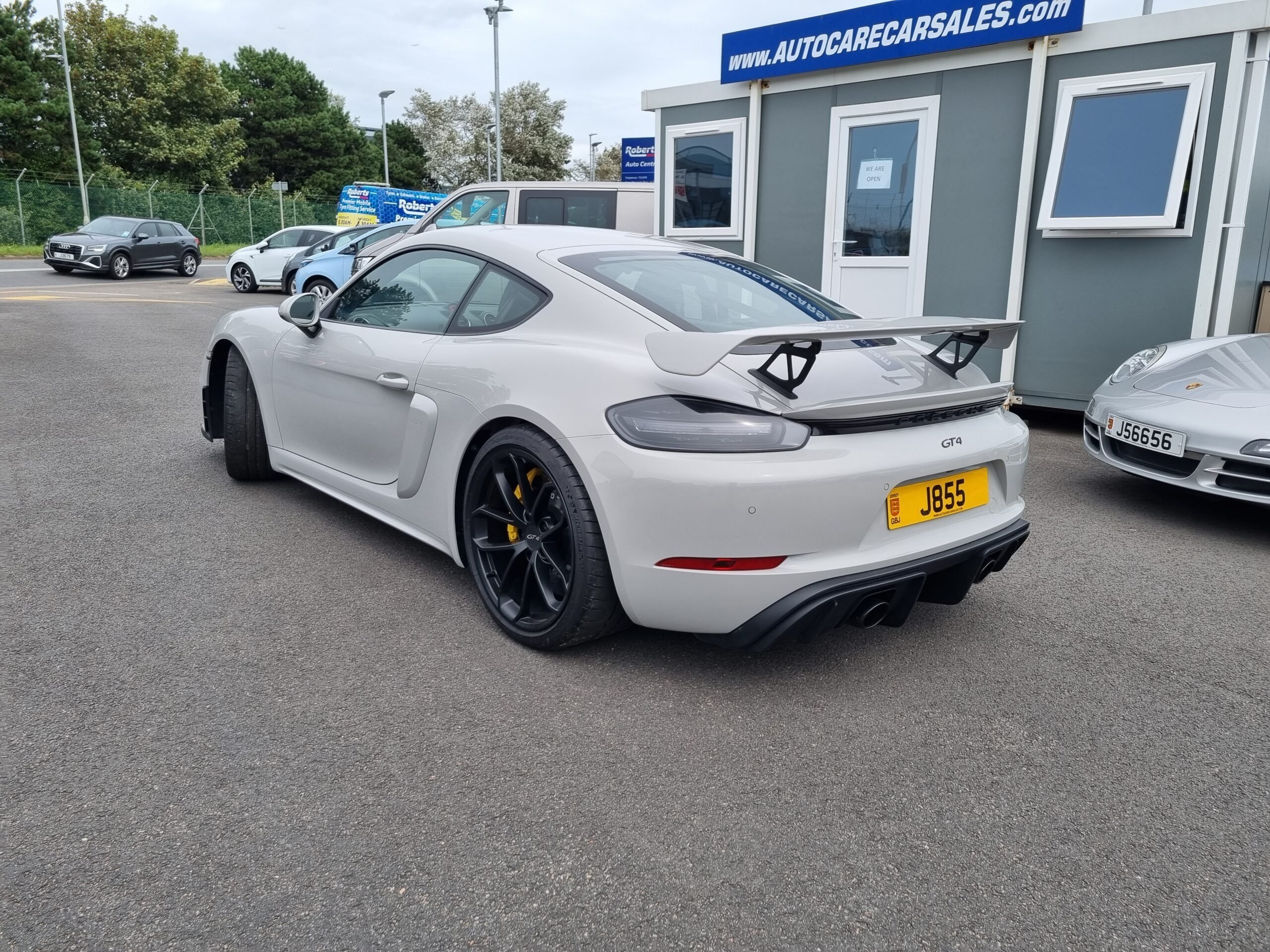 2020 Porsche Cayman Gt4 Club Sport 40 Coupe Only 1700 Miles18100 Worth Of Factory Options 7