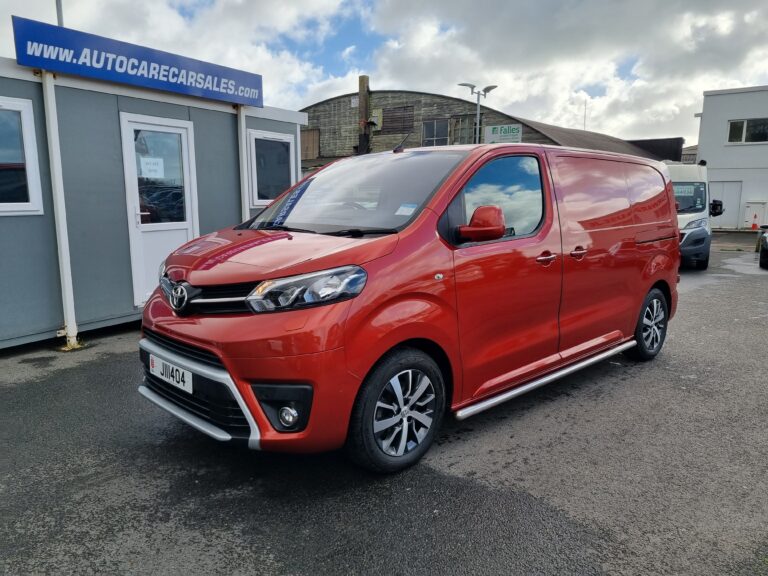 2020 TOYOTA PROACE 2.0D (180hp) DESIGN L1 MEDIUM AUTOMATIC 3 SEATS ONLY 20,000 MILES BEAT THE WAITING LIST £26995