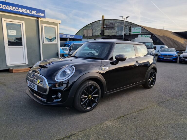 EV GRANT, YOU PAY £16495**2021 MINI COOPER (S) FULLY ELECTRIC (181bhp) (Level 2) FACELIFT MODEL**ONLY 9200 MILES**BIG SPEC**COST NEW £35,370