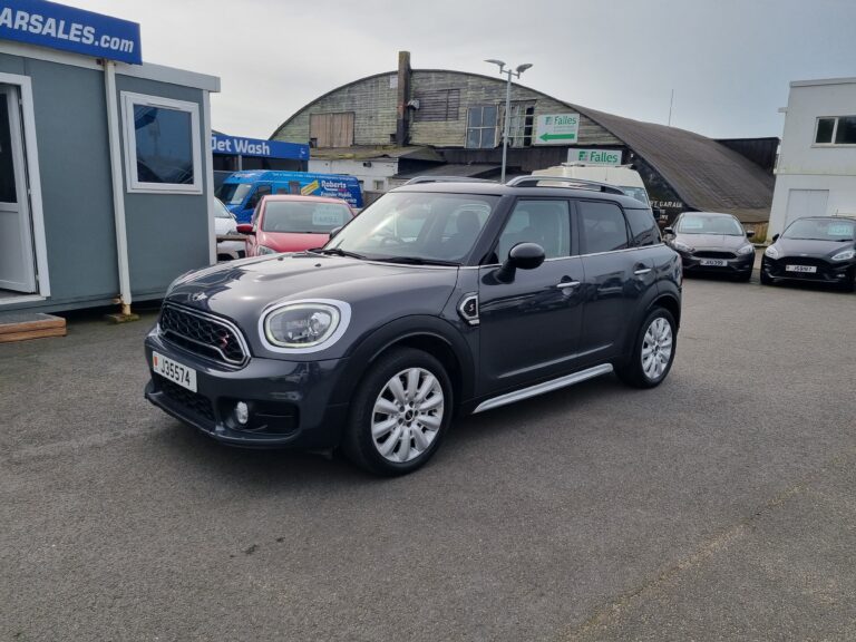 SEP 2017 MINI COUNTRYMAN 2.0 (192bhp) COOPER S MANUAL 5DR **ONLY 25600 MILES**SAT-NAV**PARKING SENSORS**HEATED SEATS**ONLY £16,995