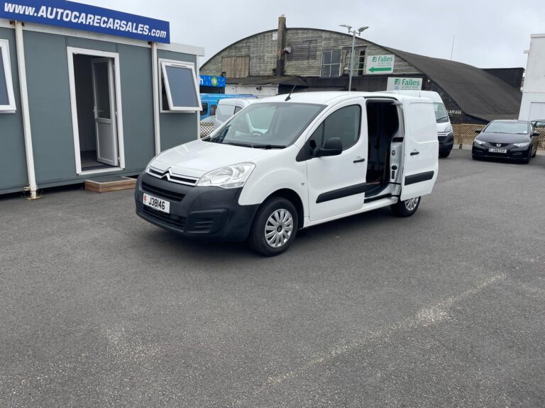 2017 CITROEN BERLINGO L1 1.6 BLUEHDI 625KG ENTERPRISE PANEL VAN**FULLY PLY-LINED**3 SEATS**FSH**OUR PRICE £7995 PLUS GST