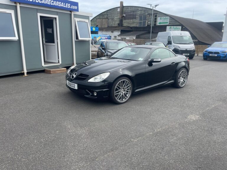 DEC 2005 MERCEDES-BENZ SLK55 AMG 5.4 V8 (355bhp) 7G-TRONIC 2DR CONVERTIBLE**COST £48900 NEW!!**OUR PRICE £15995