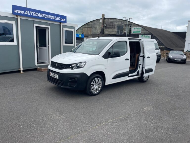 2023 PEUGEOT PARTNER 1000 1.5 BlueHDI (100bhp) PROFESSIONAL PREMIUM**FULLY PLY-LINED**ONLY 15200 MILES**OUR PRICE £14995+GST